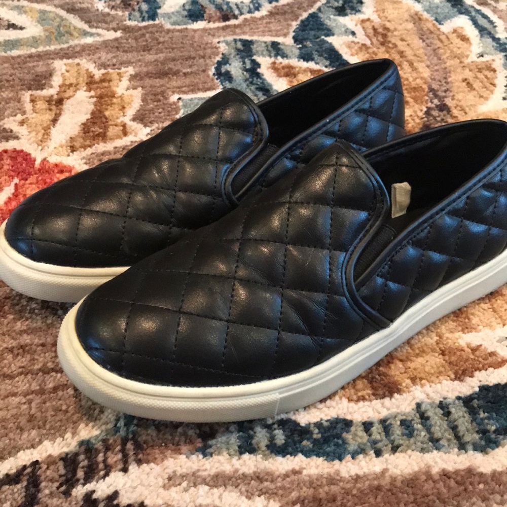 Mossimo Black Slides